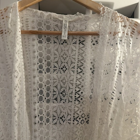 David’s Bridal BOHO Long Lace Robe - Picture 3 of 4